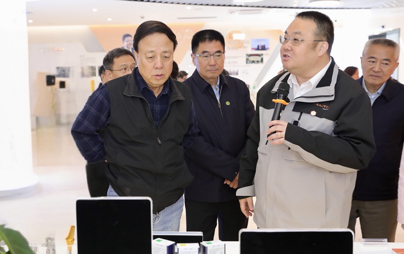 新闻 | 九三学社中央调研组莅临南宫28NG相信品牌力量医疗开展重点考察调研 
